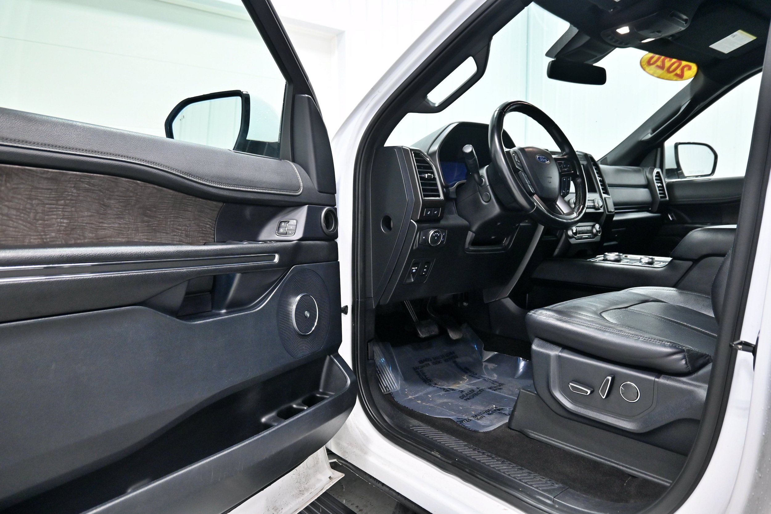 Used 2020 Ford Expedition Max Limited AWD/4WD image 4