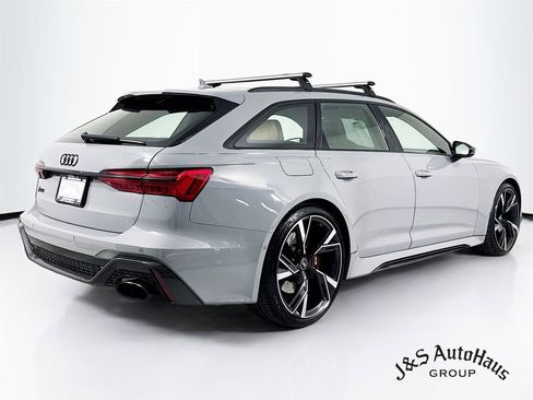 Used 2022 Audi RS 6 w/ Carbon Optic Package AWD/4WD image 7