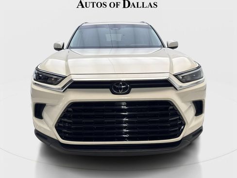 Used 2024 Toyota Grand Highlander FWD image 3