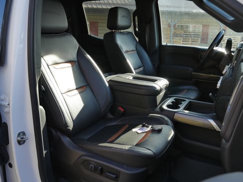 Used 2020 GMC Sierra 1500 AT4 image 30