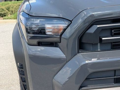 New 2026 Toyota 4Runner SR5 AWD/4WD image 12