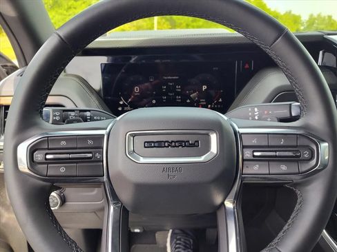 Used 2025 GMC Yukon Denali AWD/4WD image 20