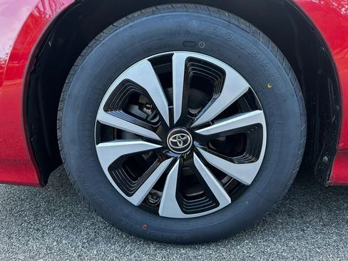 Used 2017 Toyota Prius Prime Plus w/ Carpet Mat Package FWD image 12