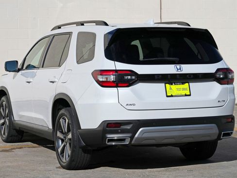 Used 2023 Honda Pilot Elite image 52