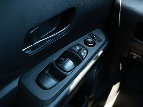 Used 2023 Nissan Kicks SV FWD image 19