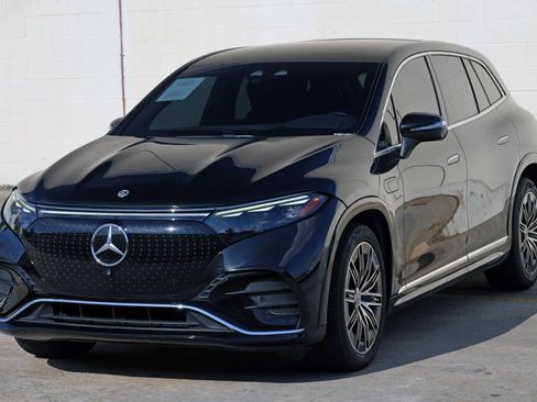 Used 2023 Mercedes-Benz EQS 580 4MATIC SUV w/ Exclusive Trim Package image 59
