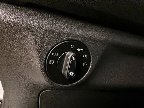 Used 2019 Volkswagen Jetta R-Line FWD image 30