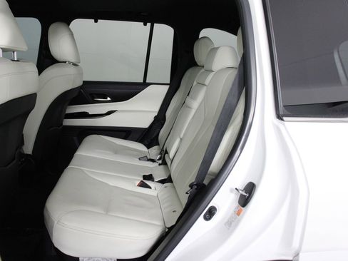 Used 2024 Lexus LX 600 4WD w/ Luxury Package image 31