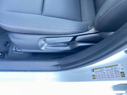 Used 2025 Toyota Corolla LE image 23