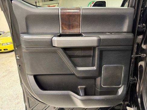 Used 2017 Ford F250 Platinum w/ Platinum Ultimate Package image 30