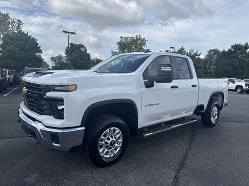 Used 2025 Chevrolet Silverado 2500 W/T w/ WT Convenience Package AWD/4WD image 11
