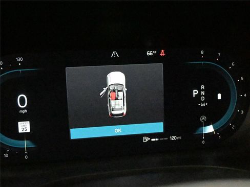 Used 2023 Volvo XC60 B6 Ultimate w/ Climate Package image 3