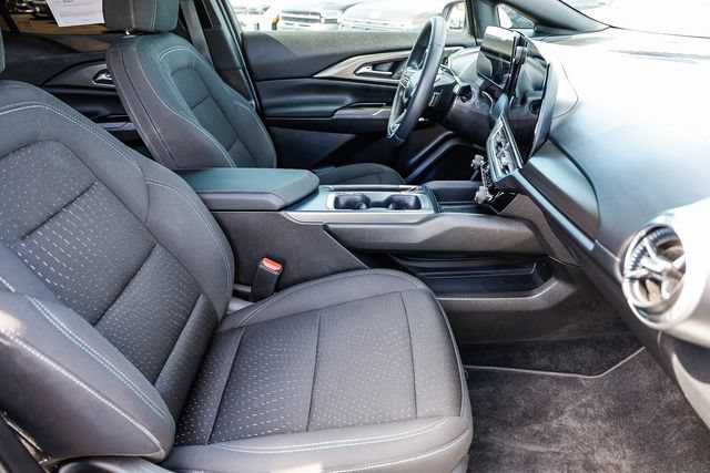 Used 2025 Chevrolet Equinox EV LT FWD image 18