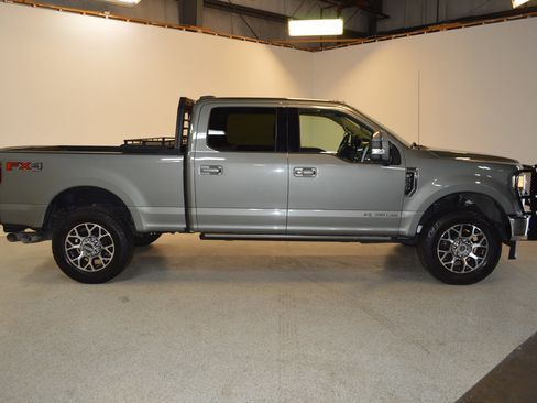 Used 2020 Ford F350 Lariat w/ Lariat Ultimate Package image 2