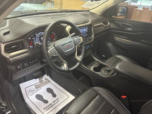 Used 2023 GMC Acadia Denali w/ Denali Ultimate Package FWD image 11