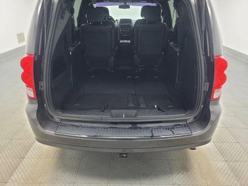 Used 2016 Dodge Grand Caravan SXT image 29