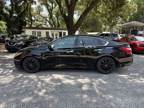 Used 2017 Nissan Altima 2.5 SV FWD image 2