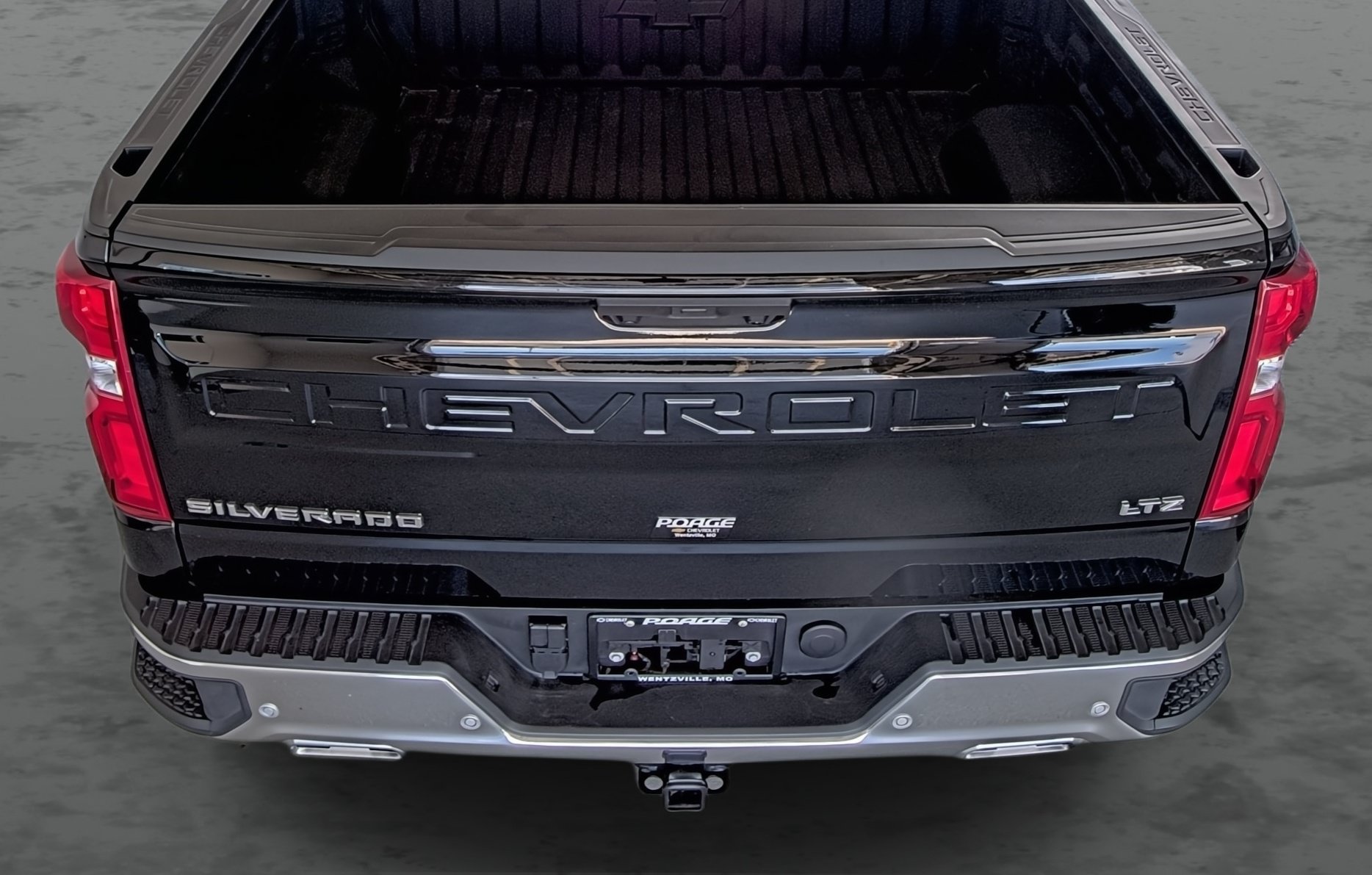 Used 2025 Chevrolet Silverado 1500 LTZ AWD/4WD image 12