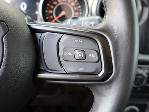 Used 2018 Jeep Wrangler Unlimited Sport S AWD/4WD image 19