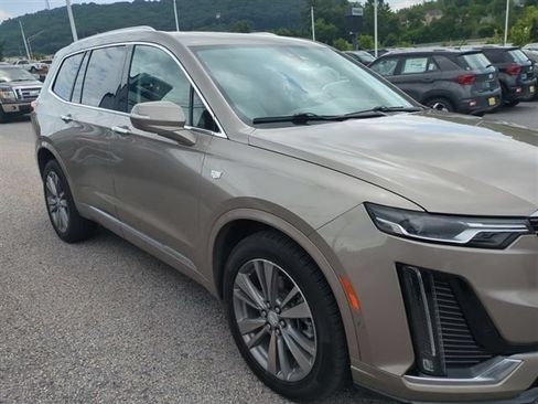 Used 2022 Cadillac XT6 Premium Luxury w/ Technology Package AWD/4WD image 24