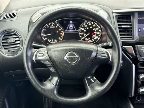 Used 2020 Nissan Pathfinder S image 20