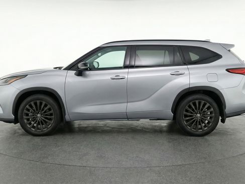 Used 2025 Toyota Highlander XSE AWD/4WD image 5