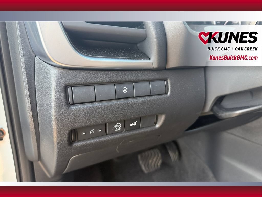 Used 2026 Nissan Rogue SV AWD/4WD image 19