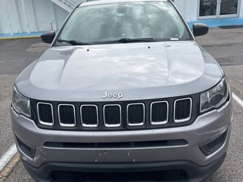 Used 2019 Jeep Compass Sport FWD image 3