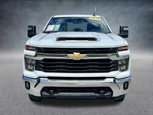 Used 2025 Chevrolet Silverado 2500 LT w/ Convenience Package AWD/4WD image 2