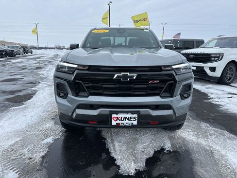 Used 2024 Chevrolet Colorado Z71 w/ Z71 Convenience Package 2 image 16