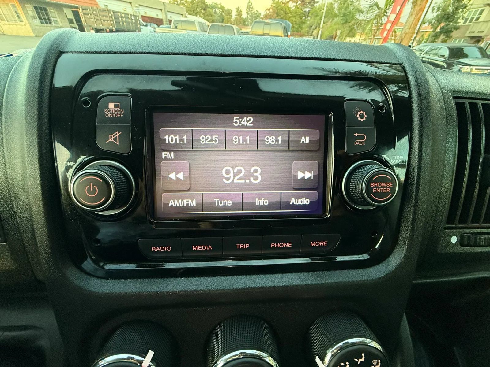 Used 2021 RAM ProMaster 2500 w/ Interior LED Lighting Group FWD image 21