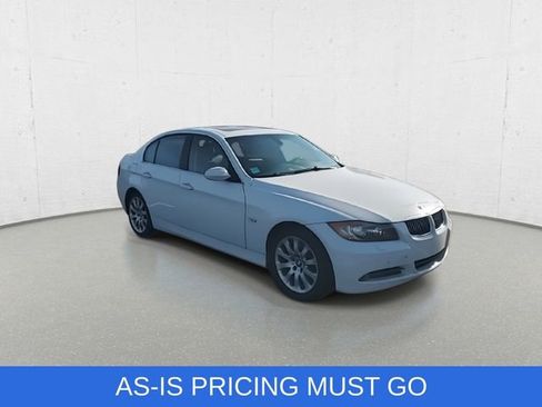 Used 2006 BMW 330i Sedan image 2
