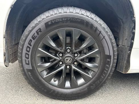 Used 2021 Lexus GX 460 Premium w/ Premium Package AWD/4WD image 2
