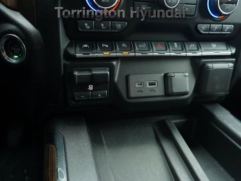 Used 2019 Chevrolet Silverado 1500 High Country w/ High Country Premium Package image 26