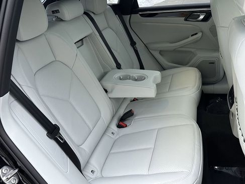 New 2026 Porsche Macan S image 20