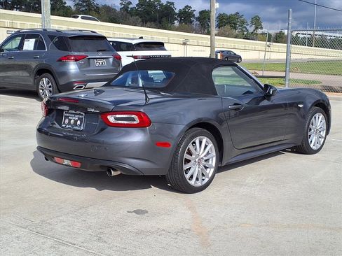 Used 2017 FIAT 124 Spider Lusso image 7