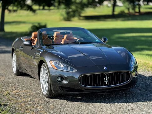 Used 2010 Maserati GranTurismo Convertible RWD image 24