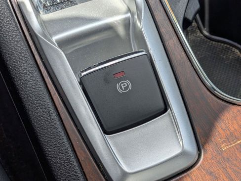 Certified 2024 Subaru Ascent Touring AWD/4WD image 16