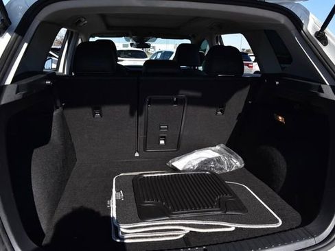 Used 2023 Volkswagen Taos SE w/ Panoramic Sunroof Package image 26