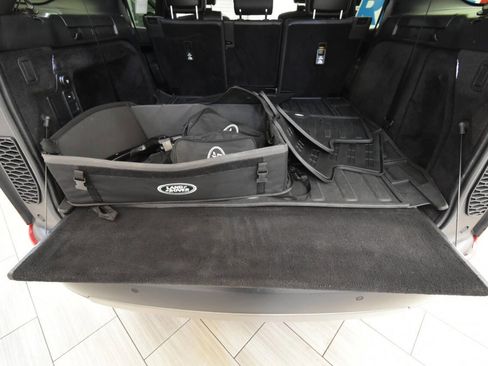 Used 2020 Land Rover Discovery SE AWD/4WD image 34