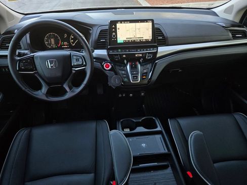 Used 2025 Honda Odyssey Touring image 16