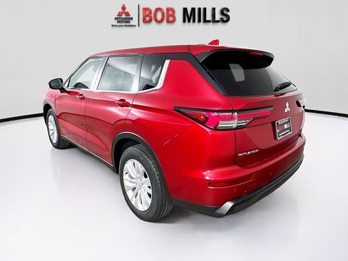 New 2025 Mitsubishi Outlander ES image 5