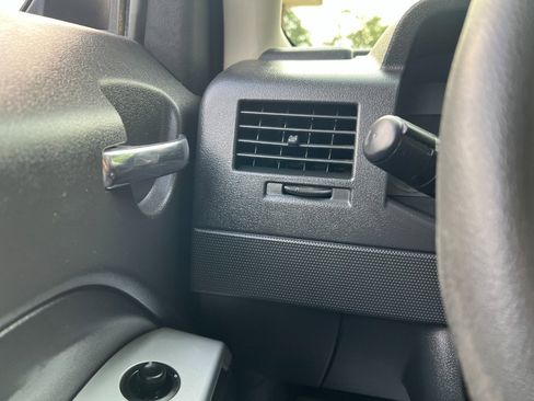 Used 2008 Jeep Patriot Sport image 25