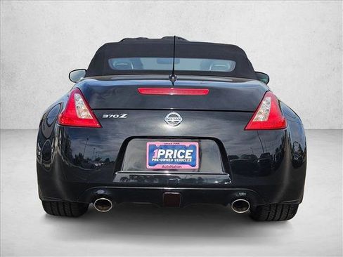 Used 2011 Nissan 370Z Roadster image 6