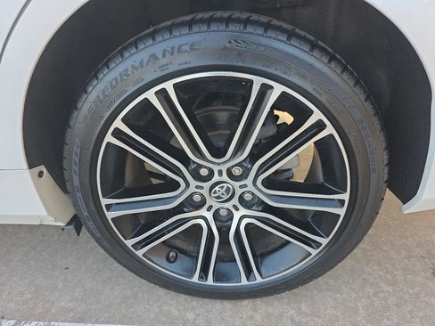 Used 2016 Toyota Camry SE image 30