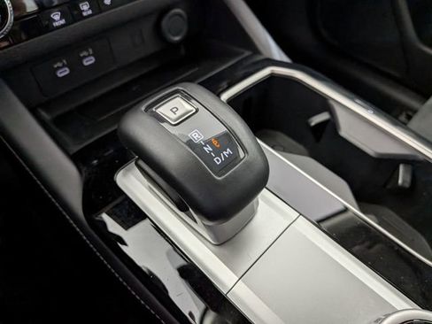 Used 2025 Mitsubishi Outlander SE AWD/4WD image 21