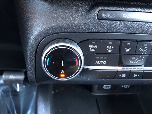 Used 2025 Ford Escape Active AWD/4WD image 17