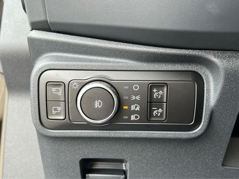 Used 2025 Ford Bronco Outer Banks w/ Sasquatch Package AWD/4WD image 31
