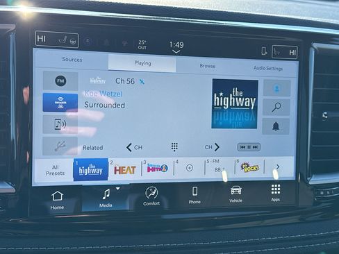 New 2026 Chrysler Pacifica Select FWD image 17