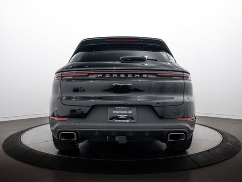 Certified 2026 Porsche Cayenne AWD/4WD image 6